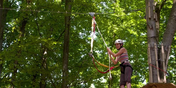 Vstupy do lanového centra Ziptrip v areálu Barochov