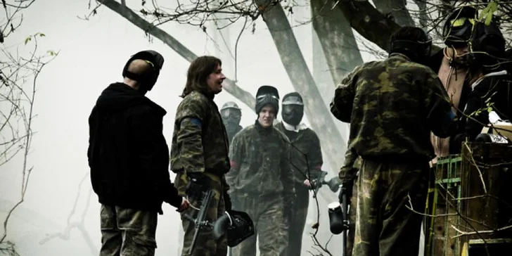 4 hodiny indoor i outdoor paintballu v Alcatrazu