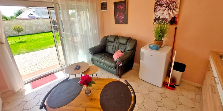 Samozrejmosťou je televízia, Wi-Fi pripojenie a klimatizácia.