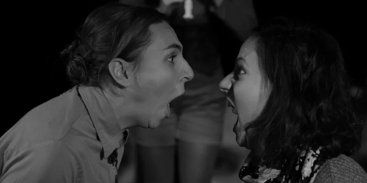 Vstupenka na divadelní představení Chaos
