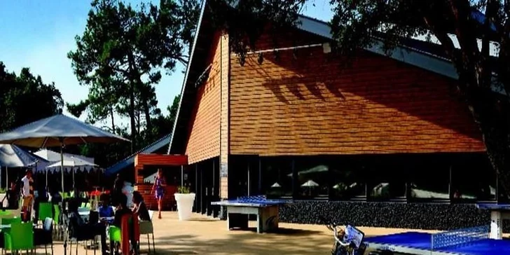 Originální Surf Camp na vlnách Atlantiku v krásné Francii