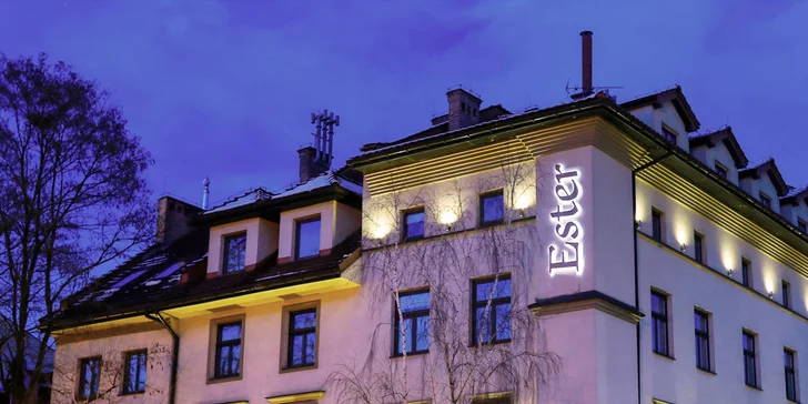 Rynek Główny a hrad Wawel je od ubytovania vzdialený cca jeden kilometer.