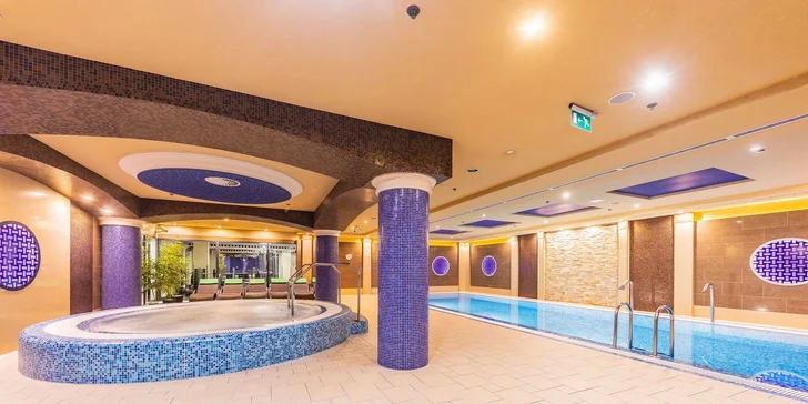 Wellness centrum (aktuálne k dispozícii len vstup do sáun a jacuzzi) Bazén je mimo prevádzky. 