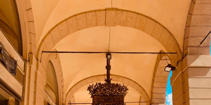 Bologna je plná malebných podloubí, která oceníte nejen v dešti, ale i jako skvělá místa pro krásné fotky.