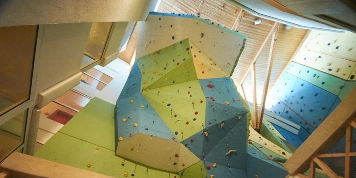 Anebo vyzkoušíte indoorovou lezeckou stěnu? 