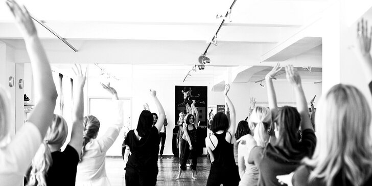 Měsíční permanentka na VEŠKERÉ taneční lekce v Dance Academy Prague tanečníka Yemi AD! Zažijte pohyb a radost bez omezení.