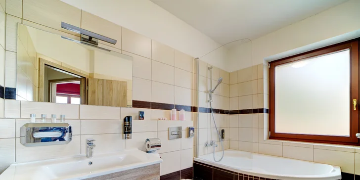 Větší dvoulůžkový pokoj Deluxe