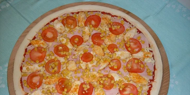 119 Kč za MAXI pizzu (45 cm) a posezení plné chutí až pro ČTYŘI labužníky.