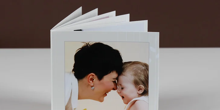 Dvouhodinové focení v ateliéru s vyhotovením studiové fotoknihy