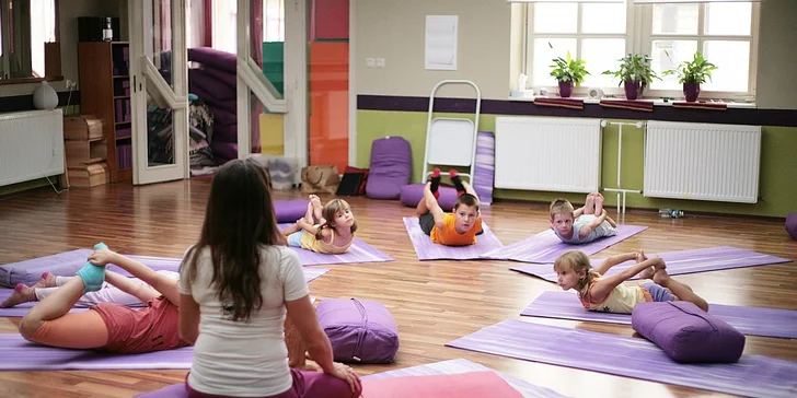 5 lekcí libovolného stylu jógy ve studiu Yogajoga
