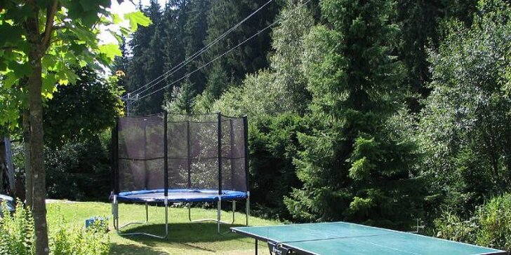 Sportovní a wellness pobyt v Železné Rudě pro dva. 3 nebo 4 dny na hranicích Šumavy a Bavorského lesa. Včetně polopenze, vířivky, sauny a tenisu.