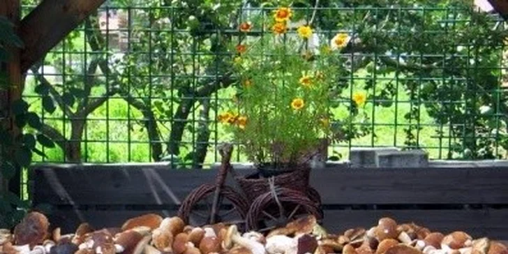 4denní pobyt v luxusní chatě až pro 8 lidí. Wellness místnost, masážní bazén a infrasauna jen pro vás. Dokonalé pohodlí v srdci Valašska!