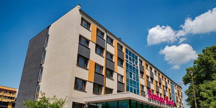 Parkování u hotelu je zdarma.