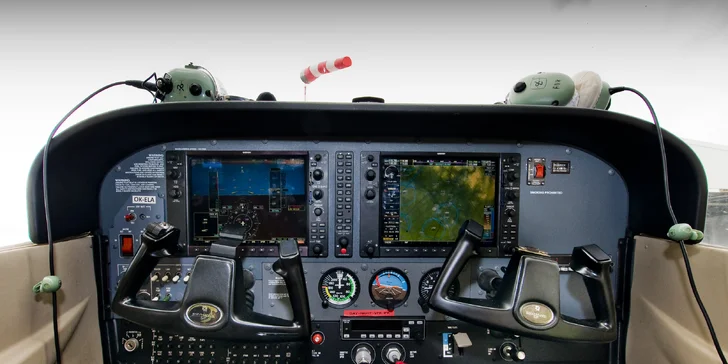 Letadlový park je postaven na letounech Cessna a Piper, které jsou nejrozšířenějšími cvičnými a turistickými letadly na světě.