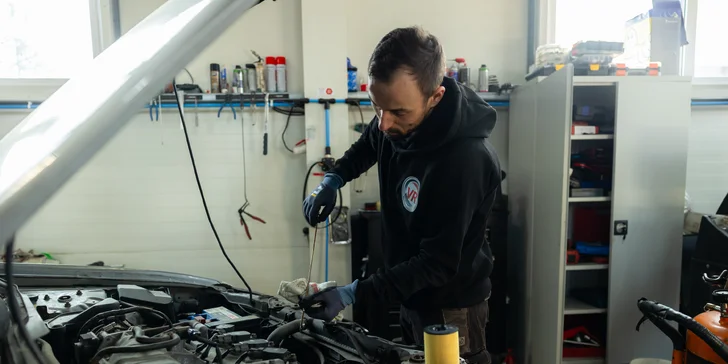 Počas servisu sa vykonáva aj vizuálna kontrola podvozku, bŕzd, tlmičov, svetiel či stieračov.