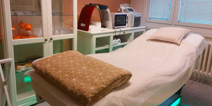 Masáž je neinvazivní alternativa faceliftu, vypíná pleť a redukuje vrásky.