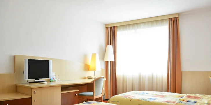 U hotelu zdarma zaparkujete.
