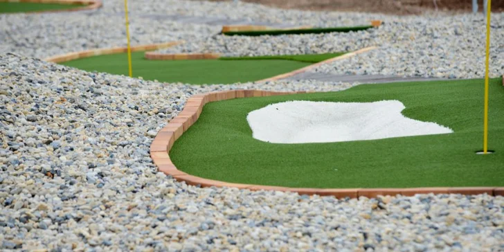 Další možností je adventure golf. Dáte si partičku?