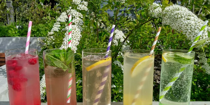 K snídani dostanete půllitrovou domácí limonádu. 