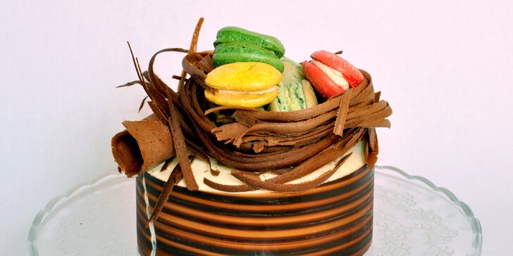 Luxusní jarní dort ze zakázkového cukrářství