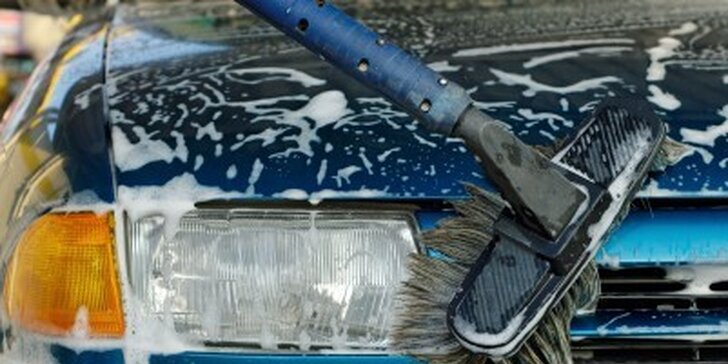 Ruční čištění auta nebo renovace laku od expertů
