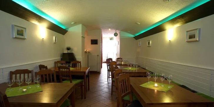 Skvělé steakové menu pro dva ve Bzenecké vinárně
