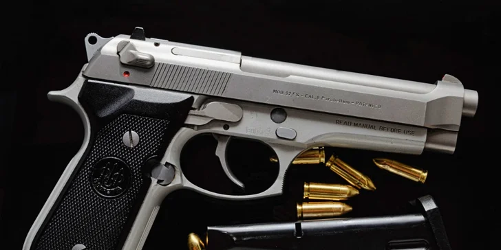 Beretta 92. 