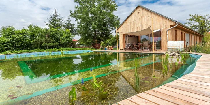 Komfort v sepětí s přírodou Polabí: domek s noclehem až pro 14 osob, zahrada i zvířátka