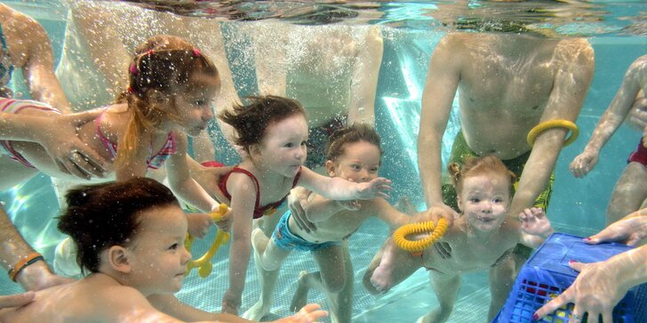 Kurz plavání pro děti na Kraví hoře v Brně vždy dopoledne (pro děti od 1-3 let) v pondělí nebo čtvrtek