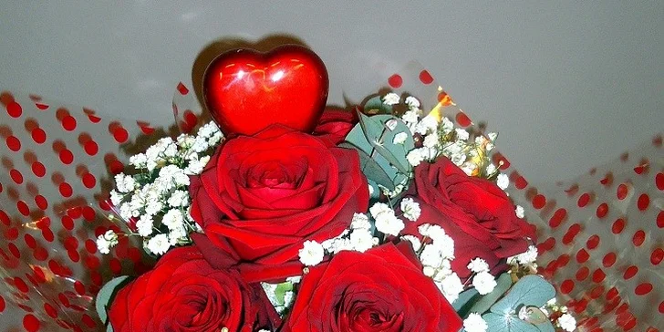 Valentýnská kytice 5 růží nebo 11 tulipánů
