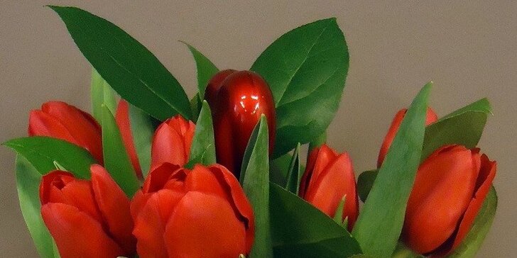 Valentýnská kytice 5 růží nebo 11 tulipánů