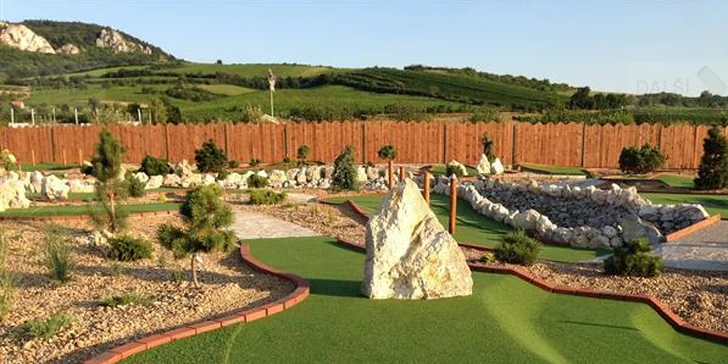 Hodinová hra adventure golfu pro dva v Horních Věstonicích