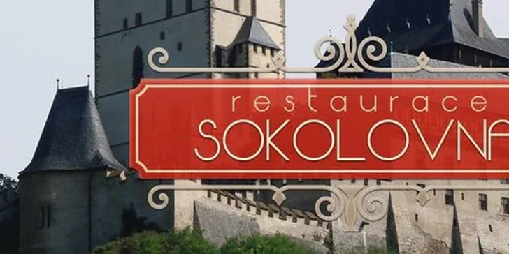 Řízek přes celý talíř s domácím bramborovým salátem a k tomu jedno chlazené pivo