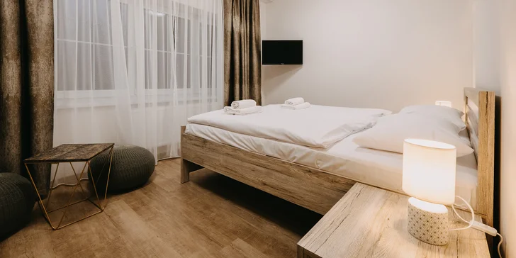 Váš pokoj bude komfortně zařízený a hlavně úžasně prostorný.