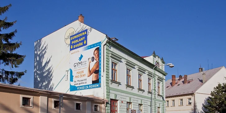 Měsíční permanentka do dámského fitness na skupinové lekce s trenérem