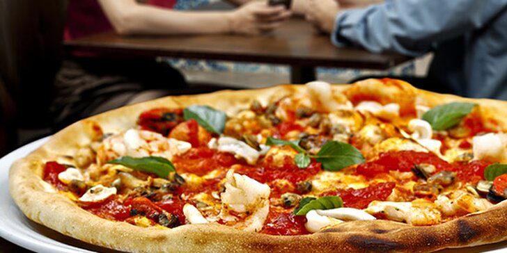 Dvě pravé italské pizzy podle vlastního přání