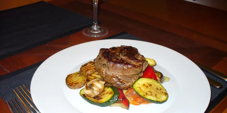 Tříchodové menu pro dva v restauraci Zlaté časy