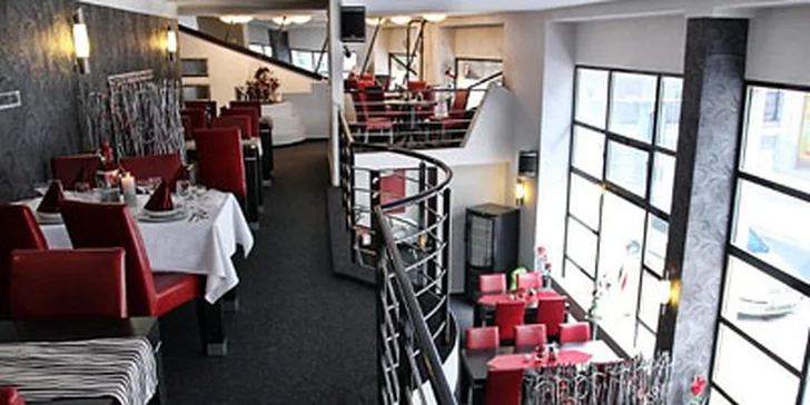 50% sleva na letní nabídku steaků a salátů z nabídky Restaurace Tyršova