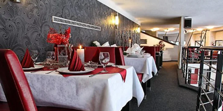 50% sleva na letní nabídku steaků a salátů z nabídky Restaurace Tyršova