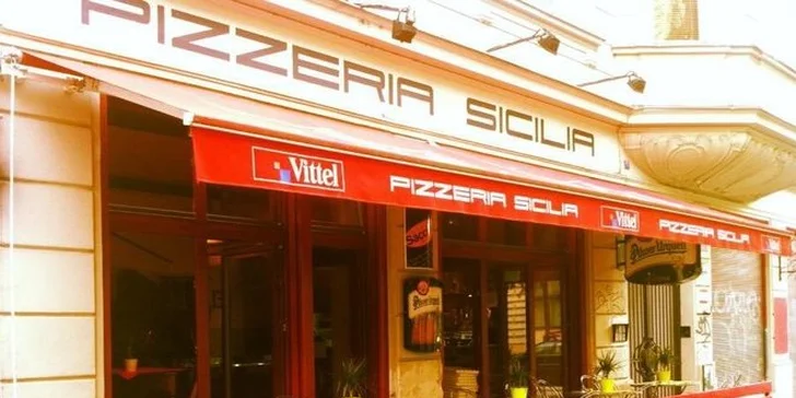Italská dobrota: 2 lahodné a hojně zdobené pizzy dle vlastního výběru