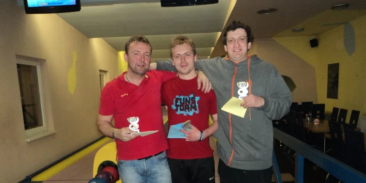 Bowling až pro 8 osob a výborná pizza