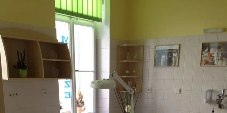 Hloubkové čištění pleti včetně úpravy obočí, aplikace vitamínových sér a čokoládového zábalu