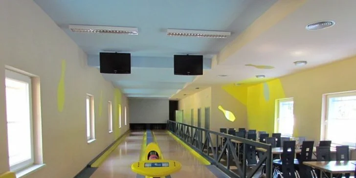 Bowling až pro 8 osob a výborná pizza