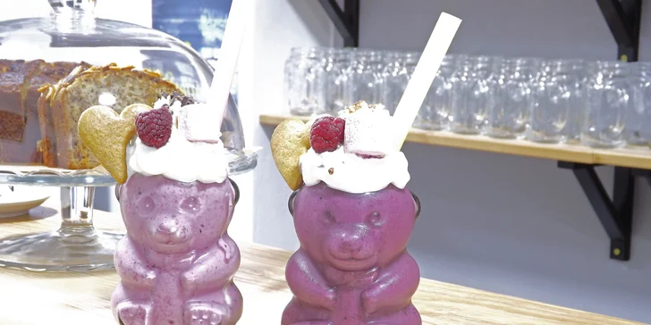 Borůvkový milkshake a milkshake z lesních plodů
