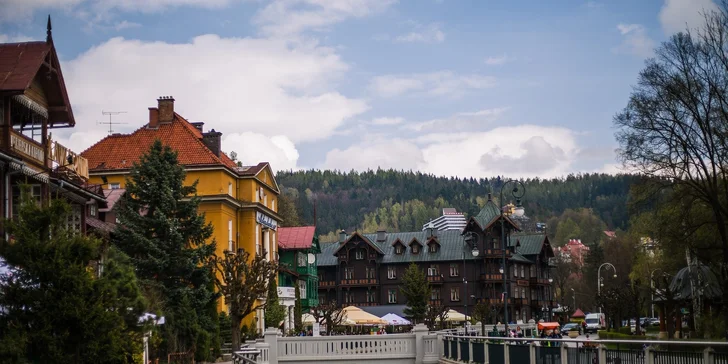 Prechádzky po promenáde, ochutnávka minerálnych prameňov či zvučné melódie spievajúcej fontány, aj takto môže vyzerať jeden z vašich dní. 