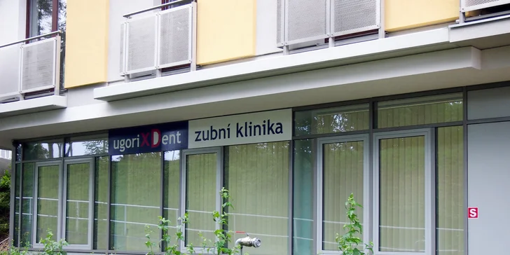 Dentální hygiena včetně pískování od zubního lékaře na klinice Ugorix Dent