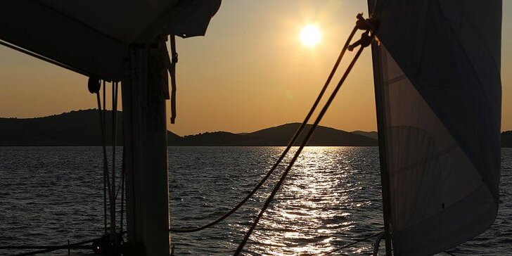 Last Minute plavba chorvatským pobřežím na katamaránu až pro 10 osob