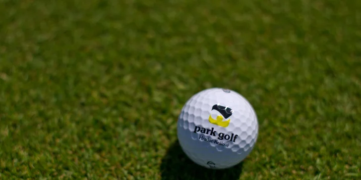 Parádní golfový víkend pro dva v Hradci Králové