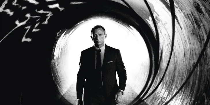 Do Londýna za slavnými vozy, které řídil agent 007