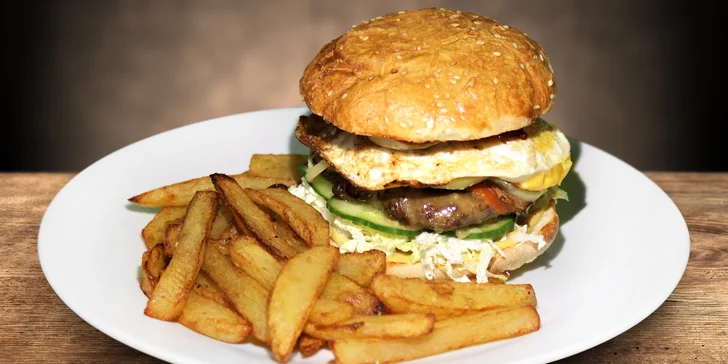 2× burger Elektra: poctivá porce masa a dalších dobrot, domácí bulka i hranolky